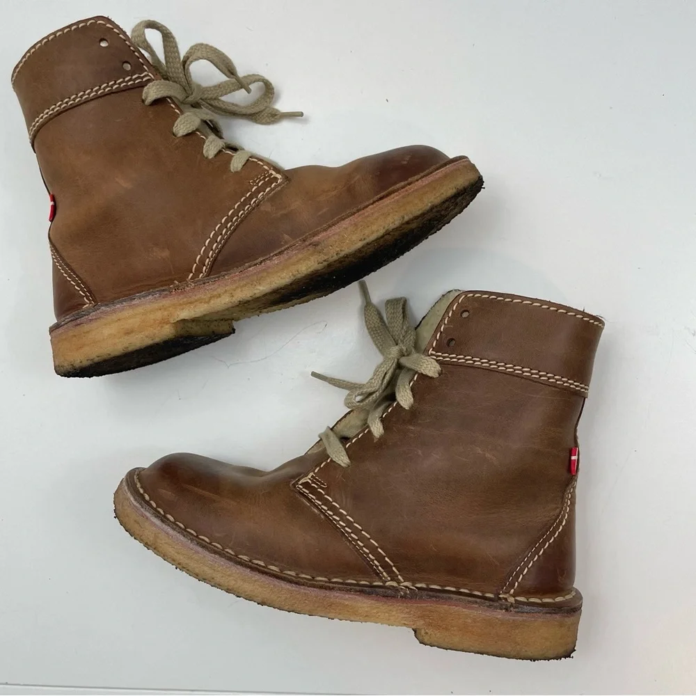Women’s Brown Lace-Up Leather Boots with Cream Laces - Picture 3 of 15